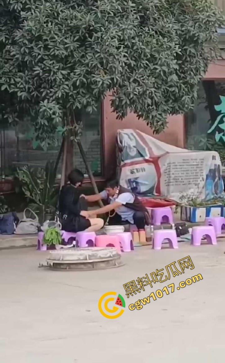 公园算命大师诱骗小仙女,揉胸抠穴就能断知福祸,小仙女被玩弄至高潮,彻底沦陷!-2