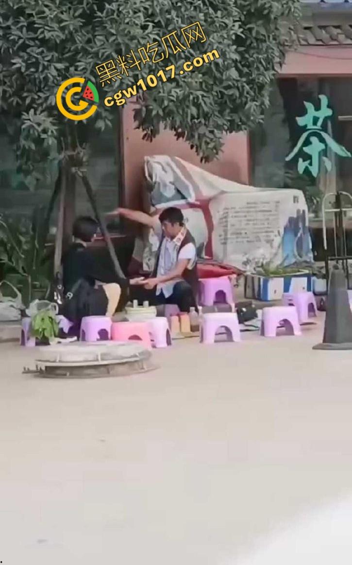 公园算命大师诱骗小仙女,揉胸抠穴就能断知福祸,小仙女被玩弄至高潮,彻底沦陷!-5