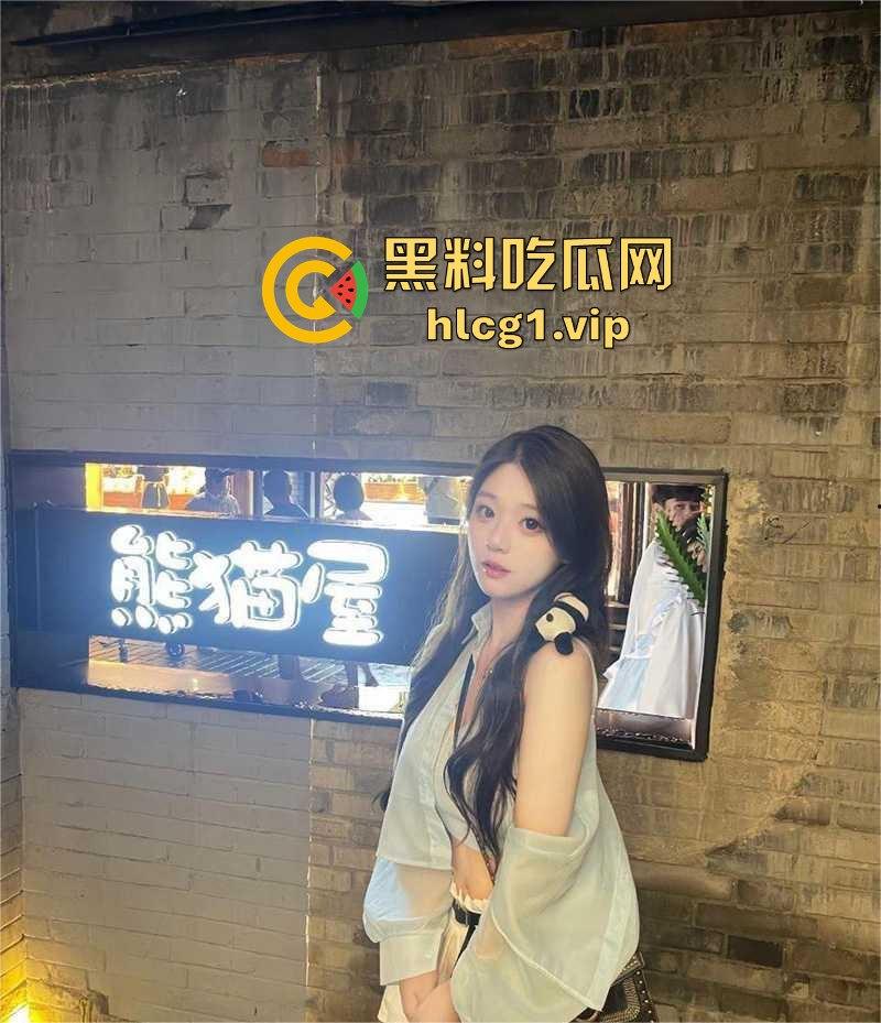 华东师范大三妹张妍霏，白月光外表下的SM狂热，皮带抽打中沉迷快感！-6