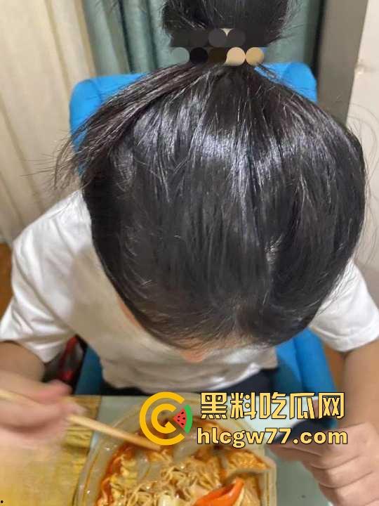 海角社区 和亲侄女的真实叙事 第三视角拍摄 用最爱的姿势来操最爱的侄女-6