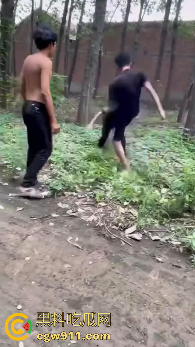 山东聊城临清市村头恶霸，烟店镇王集村一个14 岁，一个18岁，对一个12周岁的孩子进行殴打，真以为自己古惑仔了？-2