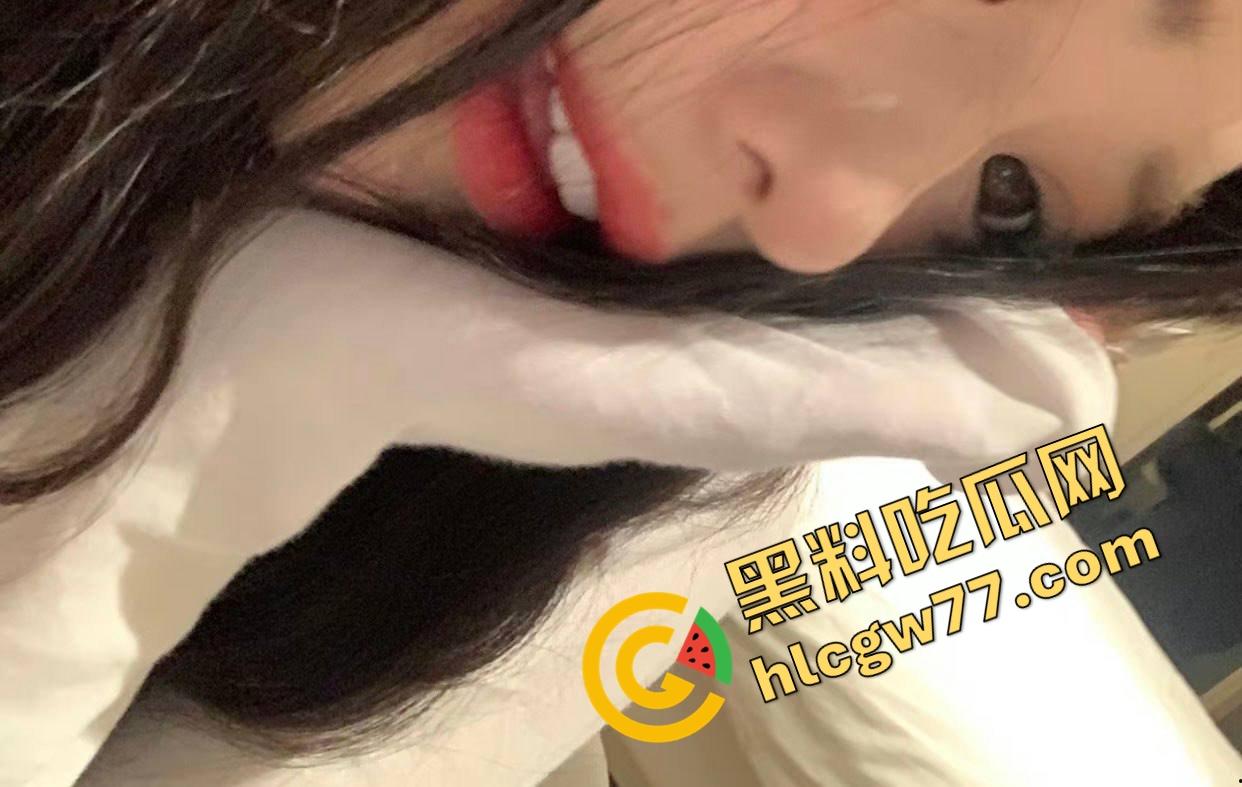 四川财大清纯女神『李嫣』白天是软萌学妹，深夜却在酒店给金主跪舔口交，拍照是人设张腿才是真相-13