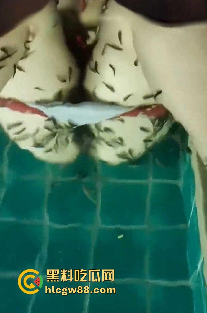 身边骚逼无处不在，盘点民间最狂野真实故事，露天操逼、护士医院打飞机、露天野战全是精品骚片！-6