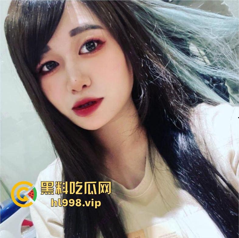 江阴极品人妻【黎萍】自拍骚照约炮，背着老公出轨被发现，私拍视频成国产区素材！-1