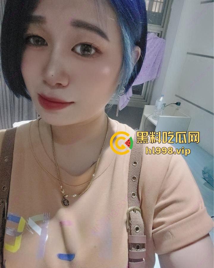 江阴极品人妻【黎萍】自拍骚照约炮，背着老公出轨被发现，私拍视频成国产区素材！-6