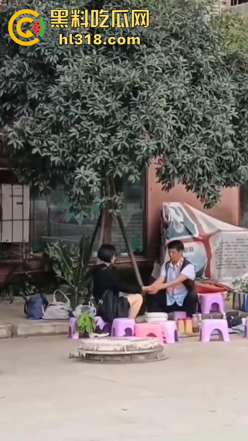 江湖大师摸奶算命，反手再掏女客户裤裆摸逼，这傻娘们还真信，难怪缅北能骗这么多人呢！-5