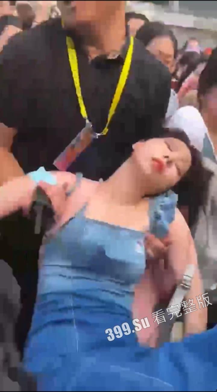 TFBOYS十周年演唱会女粉图鉴  并向抗洪一线的人民子弟兵致敬！-12