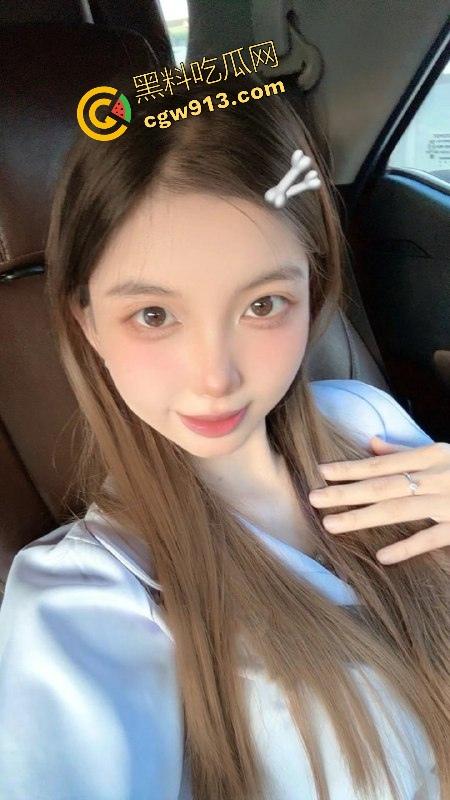 华东理工学院【王蕊】伪装清纯的女学妹,其实夜夜当母狗,穴黑水多一看就是老练淫娃!-1