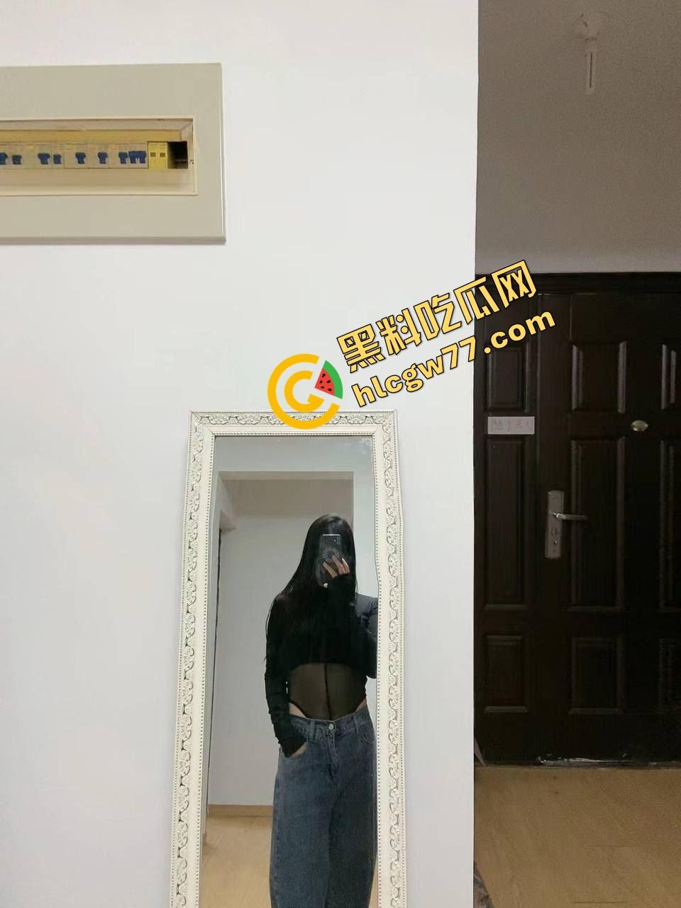 河北艺校女大学生【王丽丽】酒店调教片流出，狗链无套爆操全来了，这小母狗骚得离谱！-1