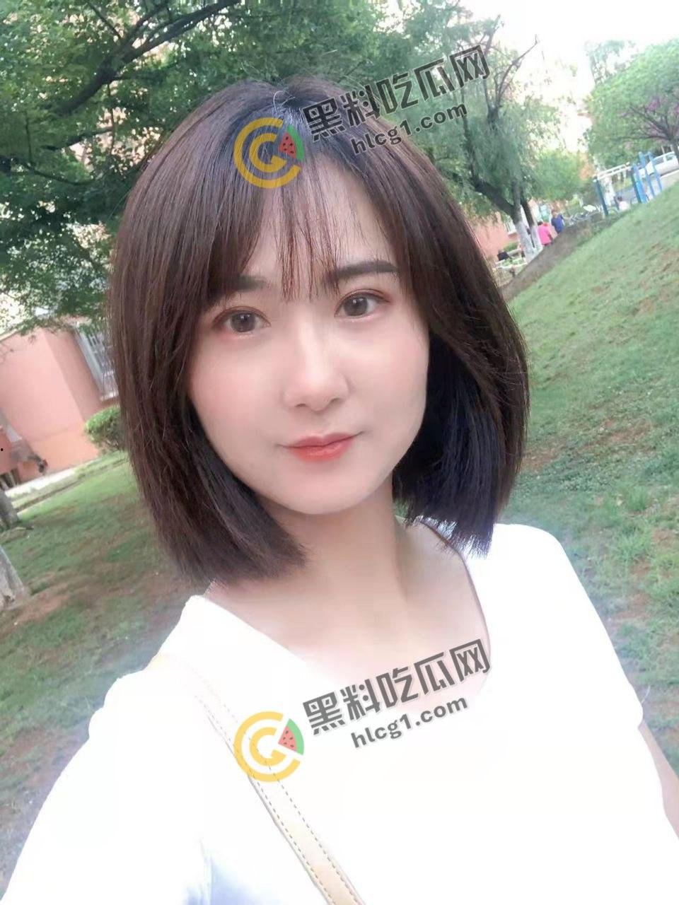 极品高颜值淫荡人妻做爱视频流出 黑森林也是非常茂盛 听声音就硬了-2