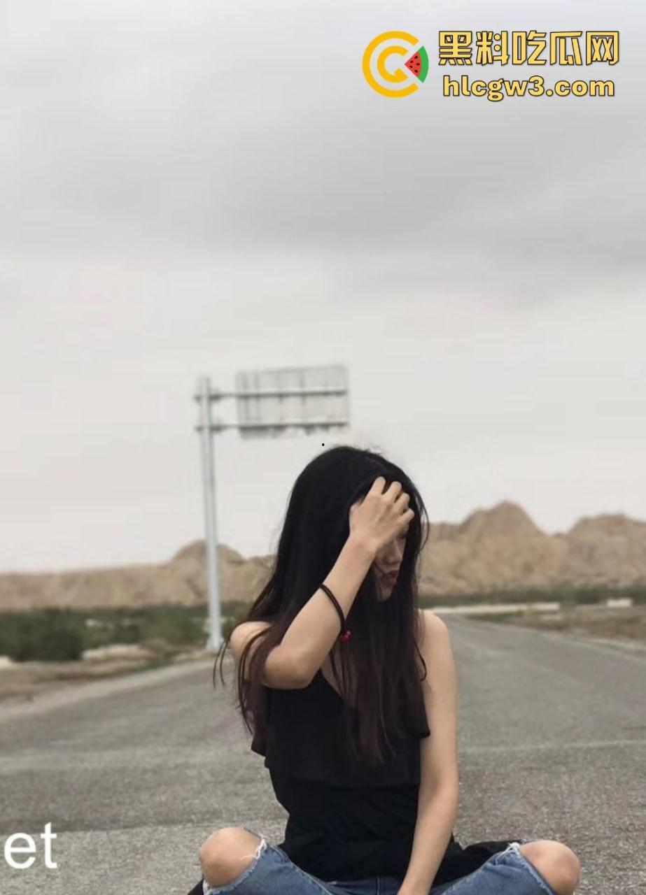 长沙理工15级卓越班【蒋鑫】黑丝情趣视频被男友曝光，骚得不一般，玩的花活让人看了上头！-23