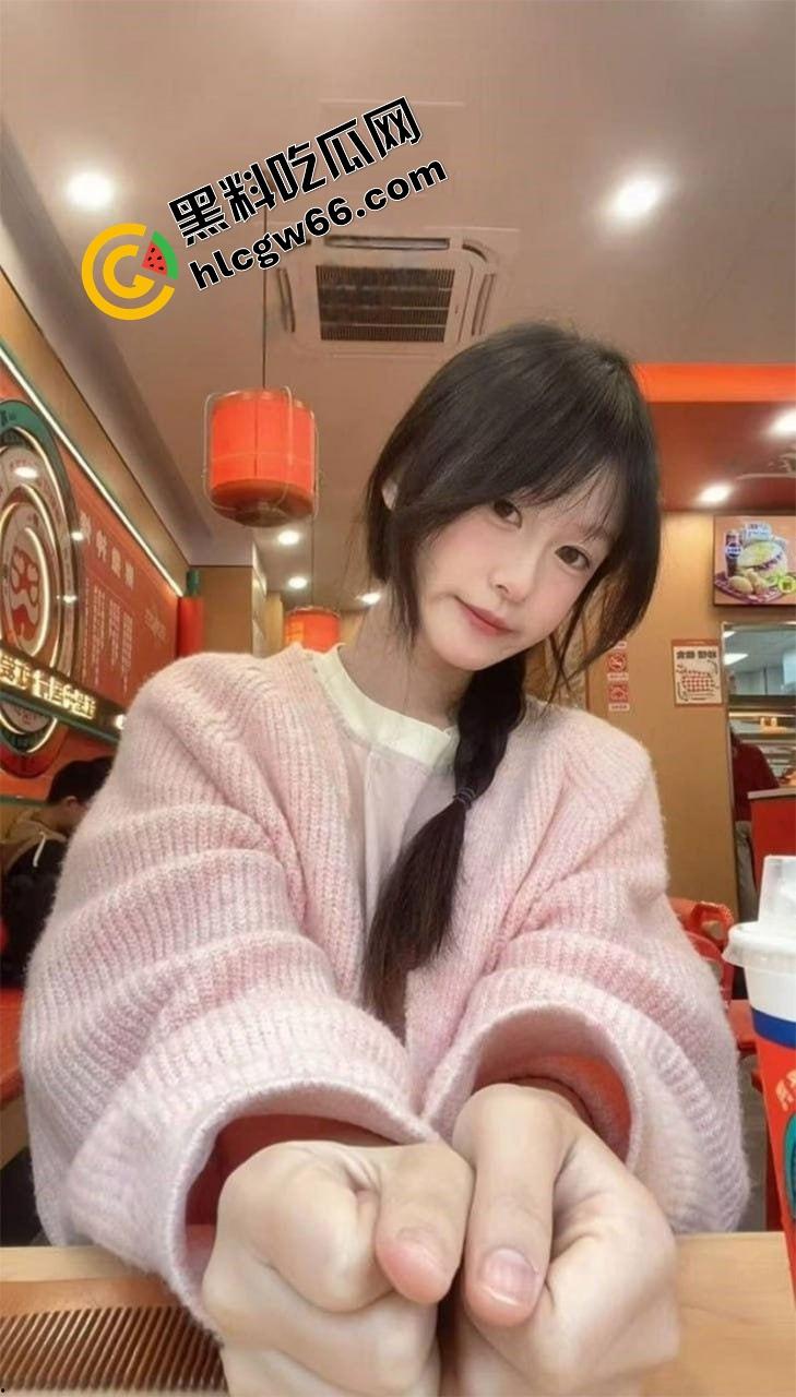 温医大骚货【潘晓蕾】私拍流出，洗澡露奶掰逼诱惑，被猛男后入干到哆嗦，床都干塌了！-5