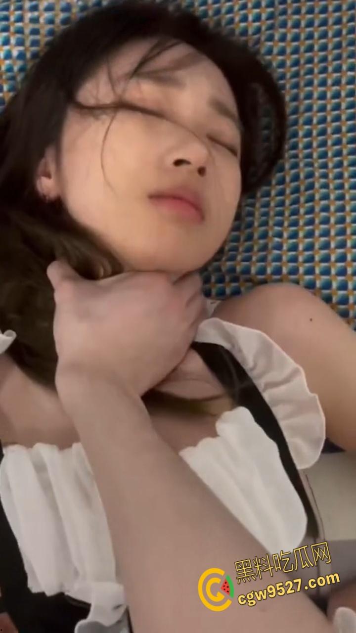 河北经贸大学校花【刘一宁】，情趣女仆蒙眼口交，户外楼道口交，清纯少女被调教成极品小母狗 ！-9