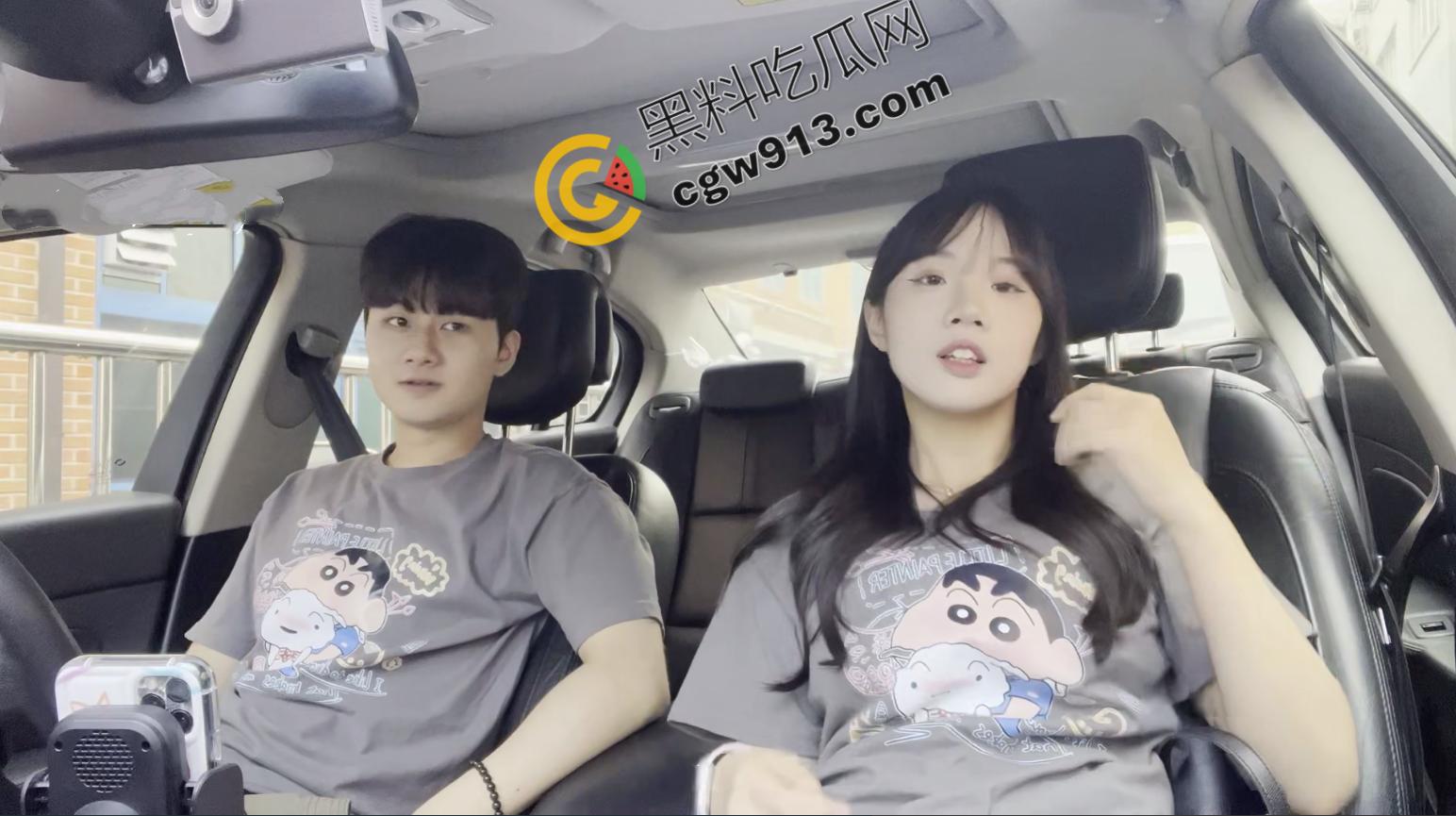 青岛00后情侣修手机私密视频被泄密！女主翘臀骚穴诱惑无限，男友鸡巴直捣高潮，身临其境的强烈冲击-1