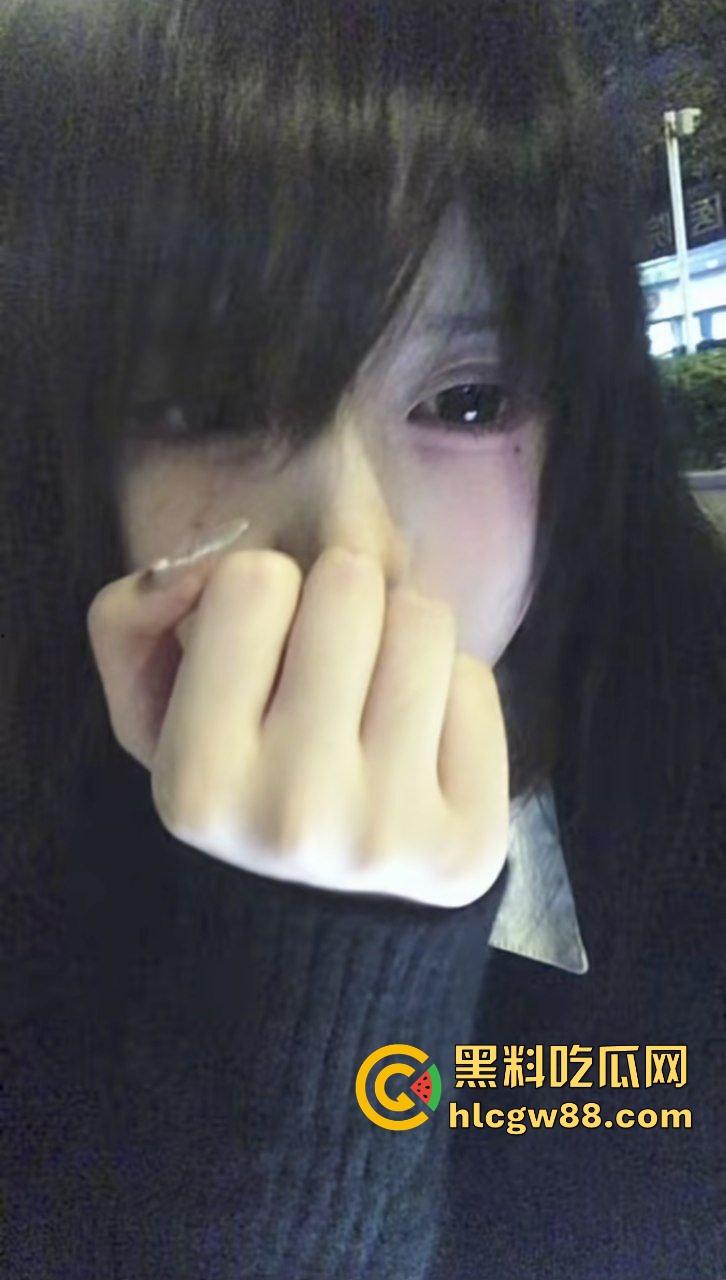 帅哥社交软件网聊反差大学妹【陈珂】加V线下约炮淫荡吃鸡巴,享受肉体碰撞后入猛操!-5