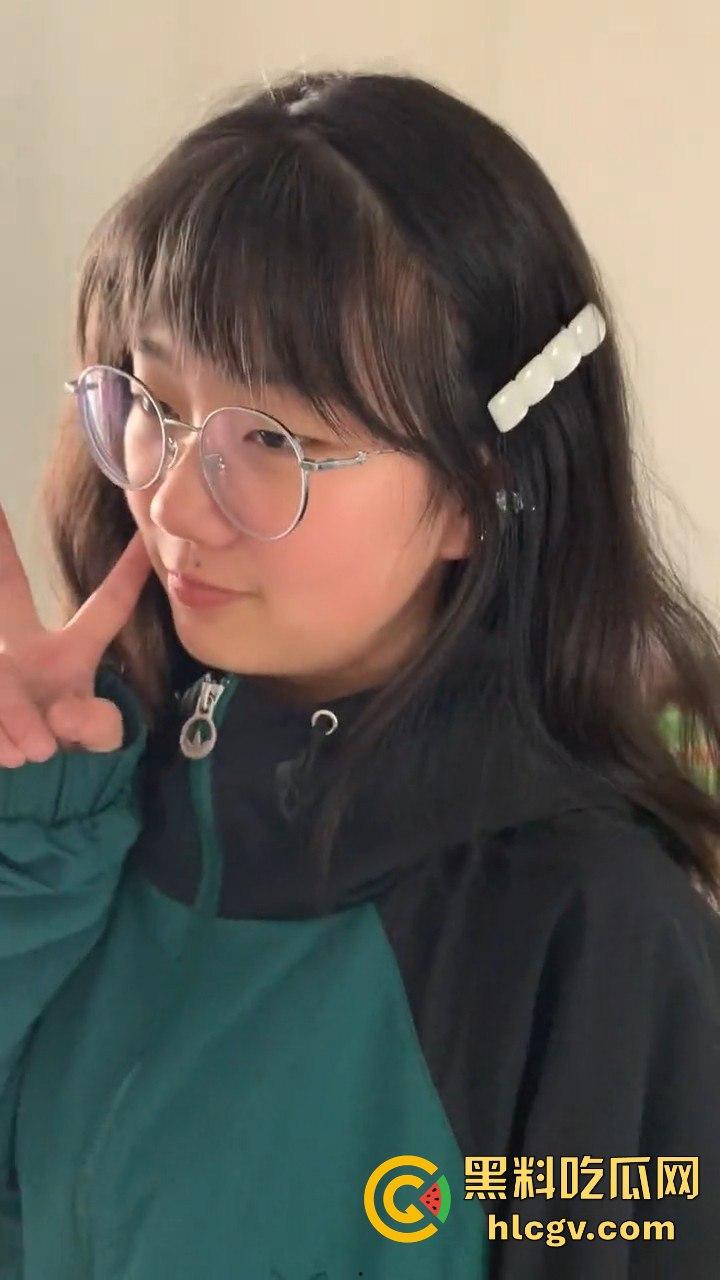 太原理工学院高材生【李雪】大翻车！清纯学霸竟成眼镜母狗，乖乖听话成男友泄欲工具！-3