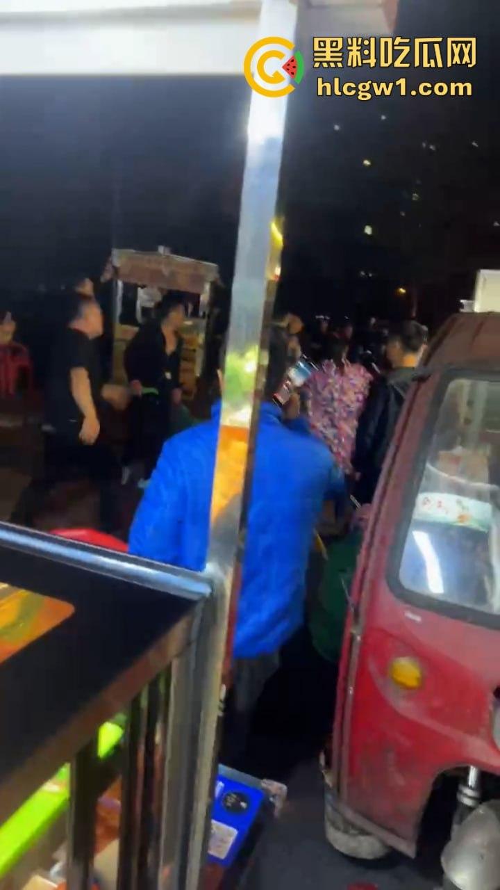 湖南含浦石锅鱼杀人起底 暴躁老板惹怒骑手招来杀身之祸 杀人全过程曝光-9