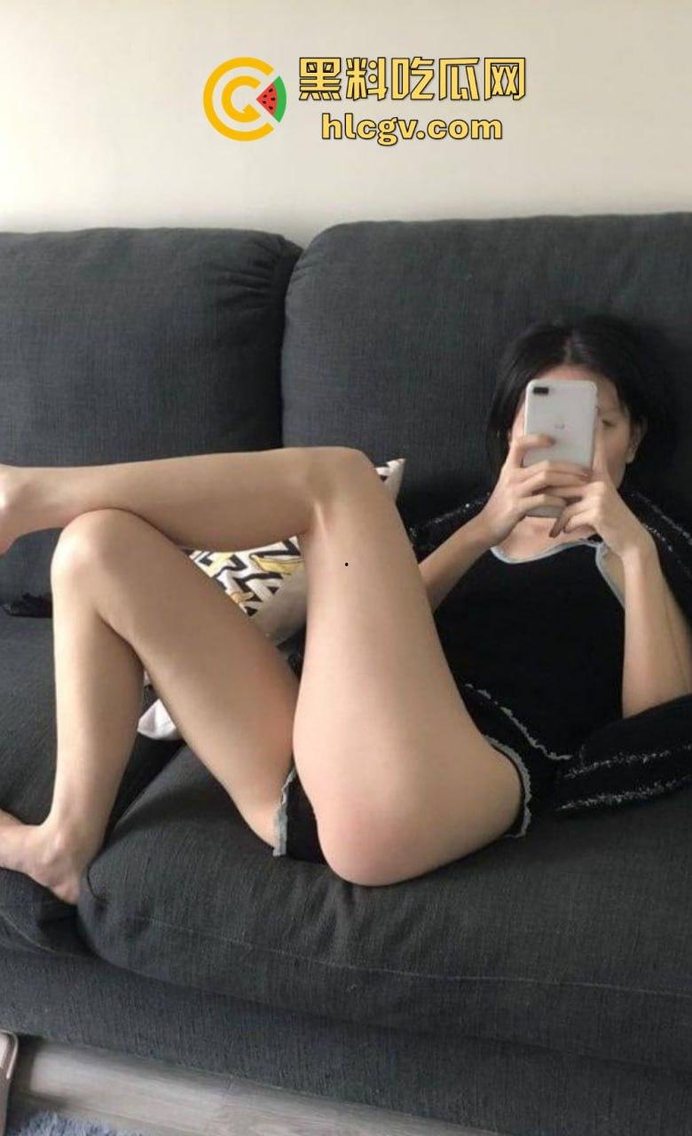 南充美女【李婉钰】被前男友曝光私密视频！黑丝长腿玩兴跳，长棍插穴骚气爆棚！-11