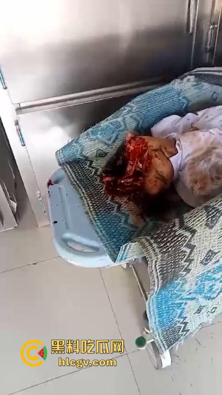 印尼惨烈车祸真实影像惨不忍睹 两人命丧车轮身首分离  胆小慎入-9