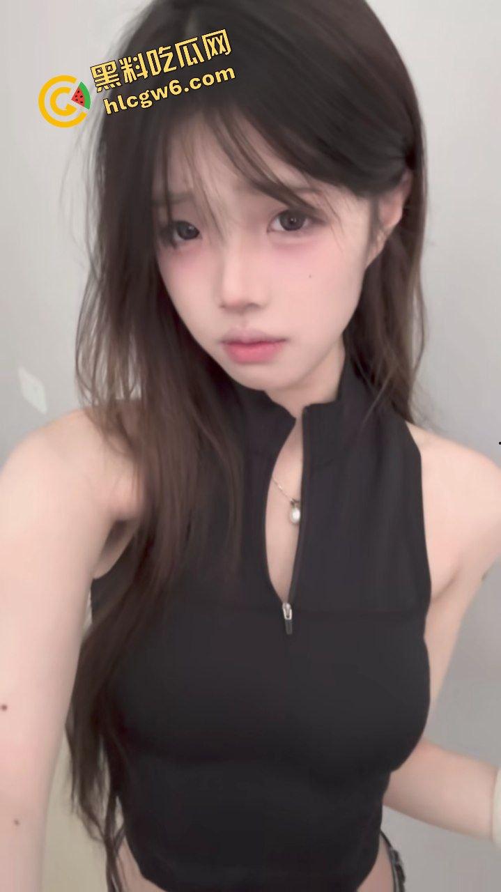 抖音顶级清纯嫩妹反差骚鸡网红『鱼泥ni』细腰蜜臀金主拽头暴力后怼！原创独家曝光！-5