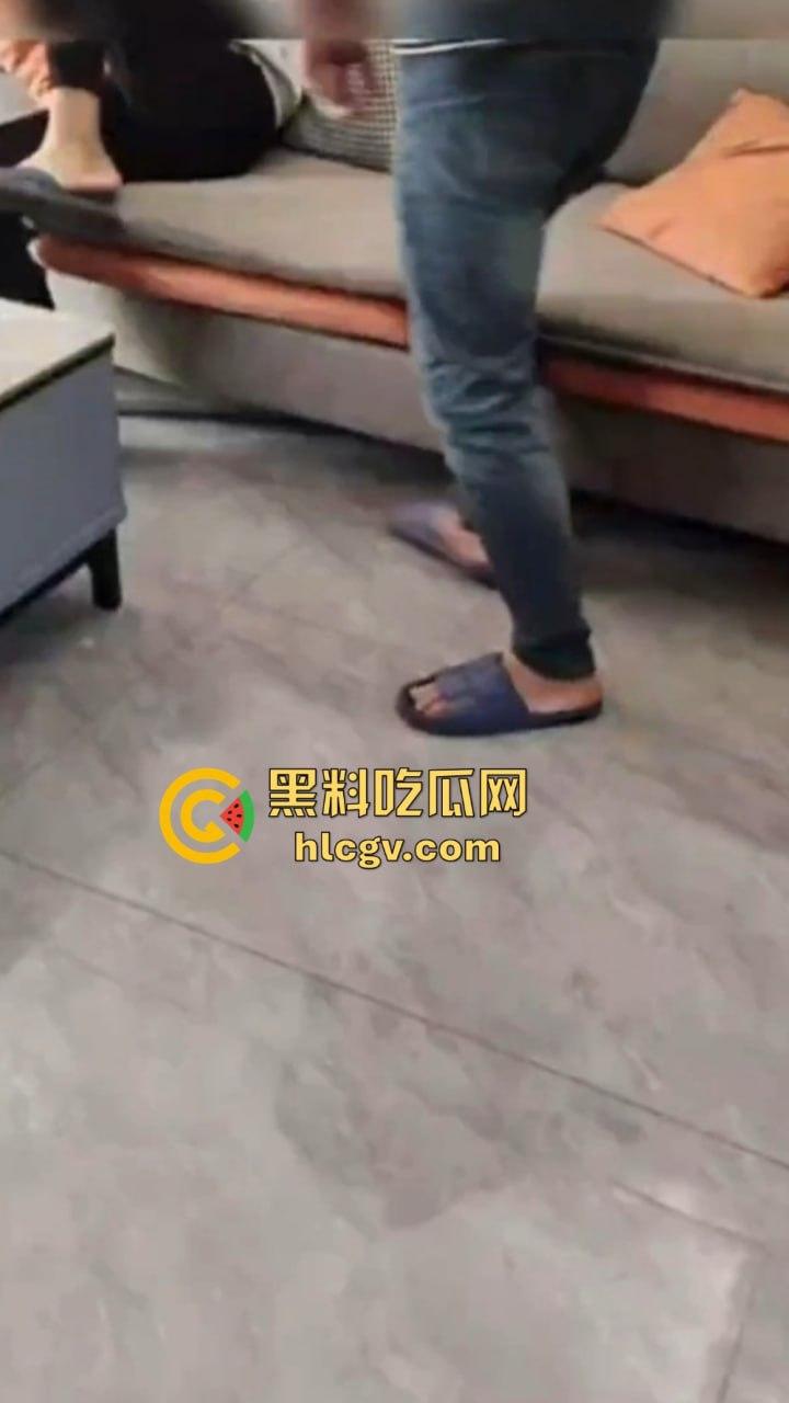 江西景德镇电梯内未成年男孩强行抱走小女孩，轻微处罚引争议，法律这样放纵未来的变态强奸杀人淫魔？-17