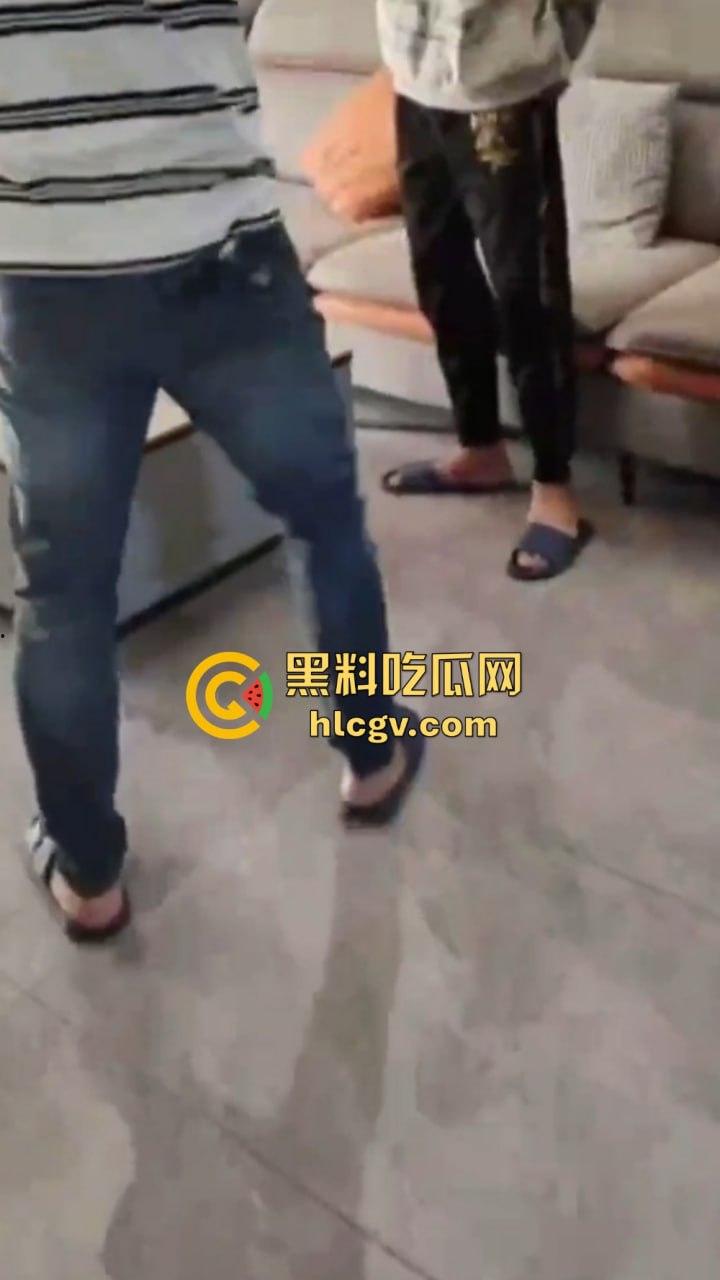 江西景德镇电梯内未成年男孩强行抱走小女孩，轻微处罚引争议，法律这样放纵未来的变态强奸杀人淫魔？-19