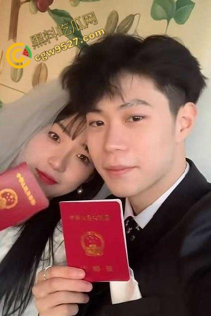 山东抖音网红老公出轨引发热议，【小郑嘻嘻】怒批小三“拔丝女”，两人酒店激战视频曝光！-6