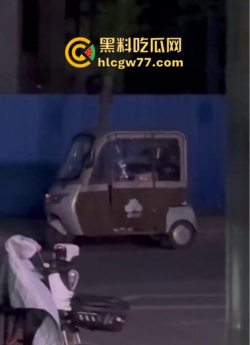 这才是强者从来不抱怨环境 户外三轮车车震偷拍 小情侣激情野战 只要你想哪里都可以震一下!-7