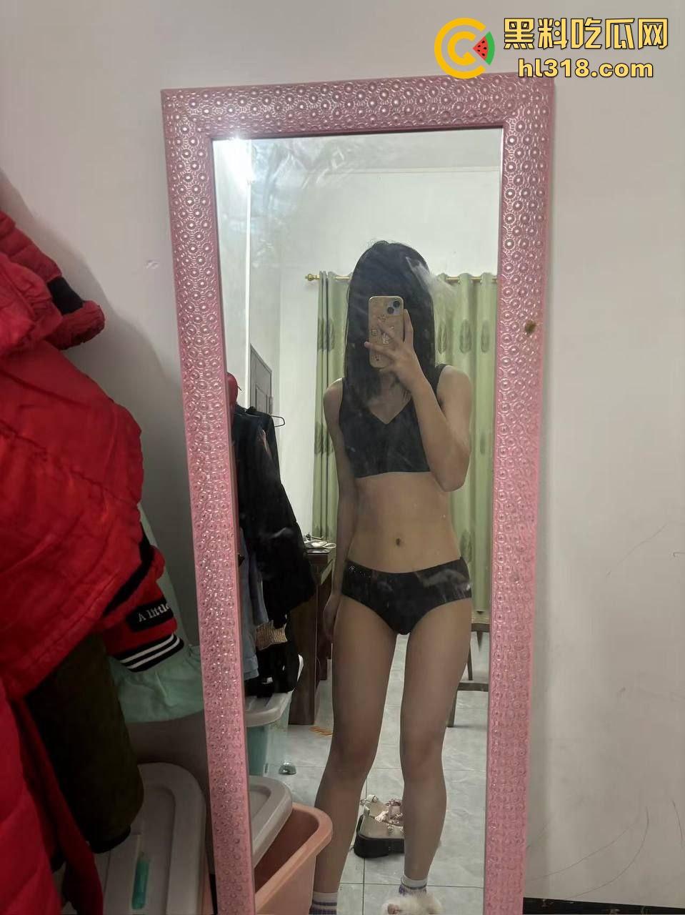 泉州职业学院乖巧学妹【陈爱婷】网调视频被渣男外泄 ，逼脸同框高清自拍，纯情少女沦为黄网贴吧红人！-4