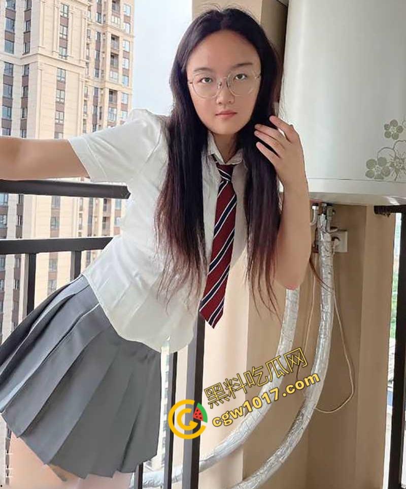 抖音柔术女王【肖红丽】出轨黑料，被老黑猛操爆照，全网骨头最软的她，靠色情技巧红遍天，最终媚洋自毁名声！-6