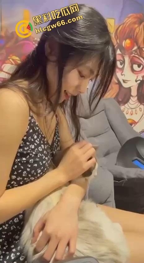 北京反差婊老师【高芳敏】从补课斯文女变老浪货，离婚十多年骚成破洞，轮操松得挂乳环拳交在即！-4