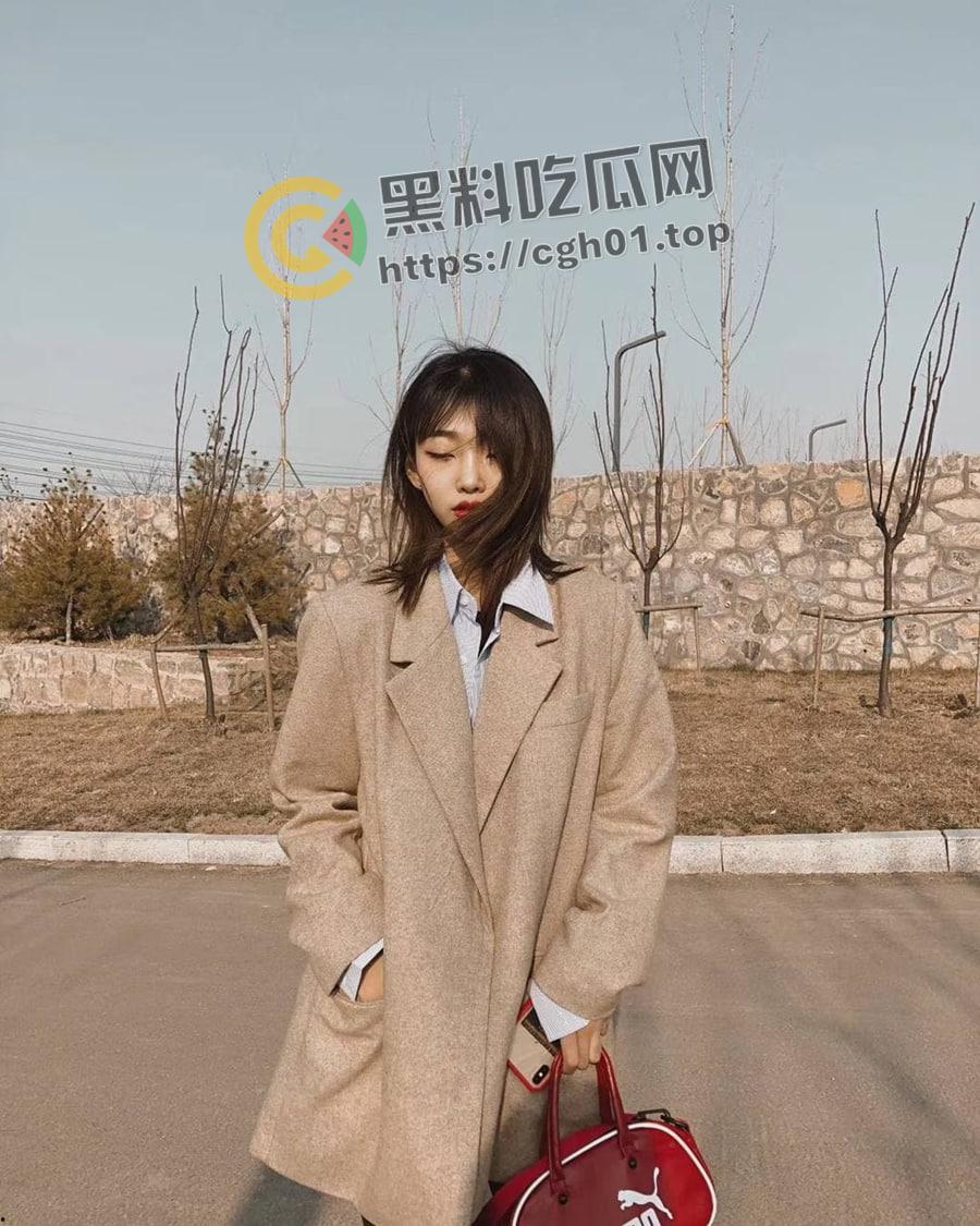 广东外语外贸大学校花【谢婉婷】勾引老师性感自拍流出  小穴粉嫩 酥胸荡漾 哪个老师顶得住这种诱惑-3