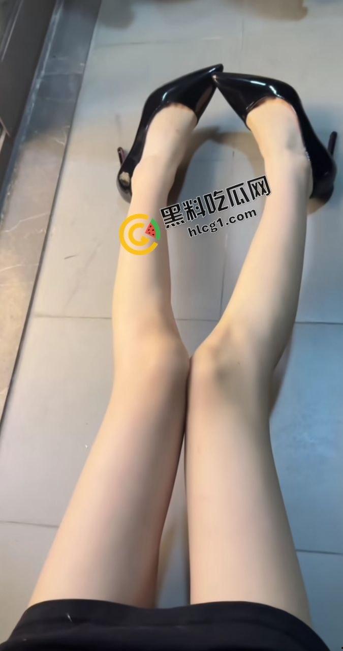 抖音40万粉丝网红『小冉』已黑化 下海约炮金主大哥 定制大尺度性爱视频流出-8