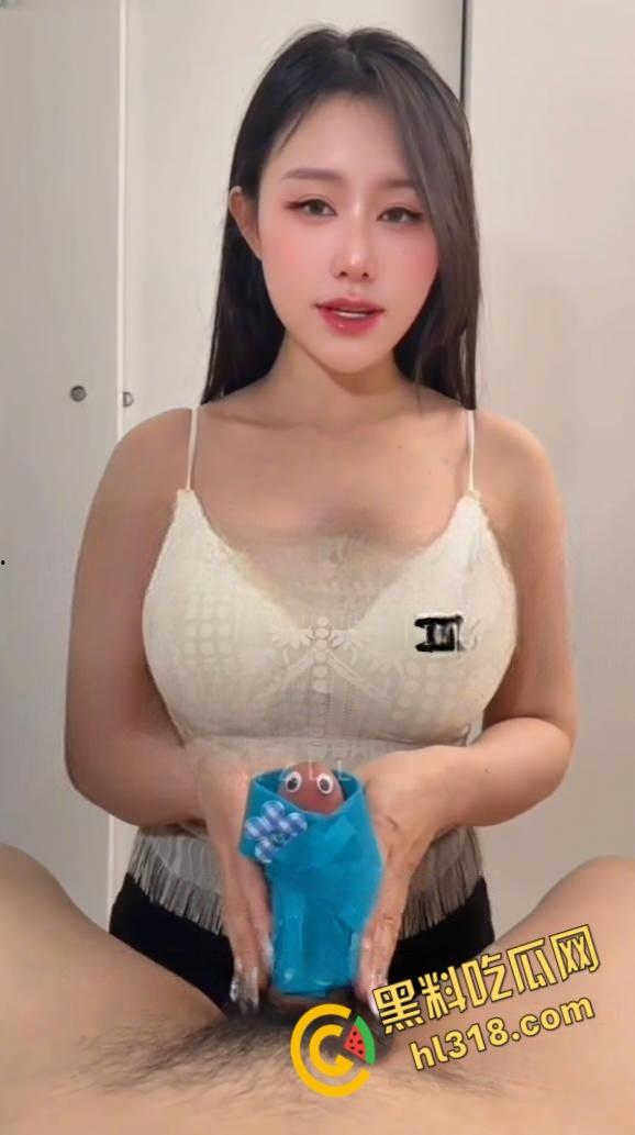 推特极品御姐【汐梦瑶】，上演技师全身保养，舔蛋口交挑逗不断，最后颜射一脸舔的干干净净 ！-1