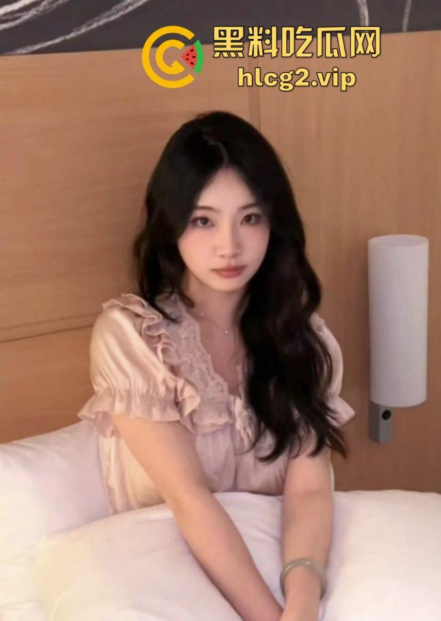 留学生钟婉芸迷人翘臀被暴操！跪舔棒子肉棒求口交，极品身材每一处都是致命诱惑！-2