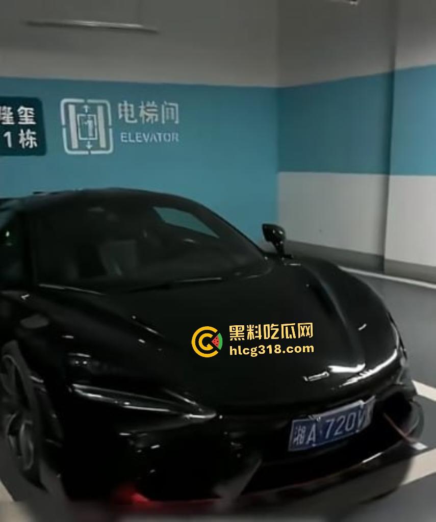 蓝战非前女友视频流出！千万身家却因鸡巴小挡不住前女友骑乘黑鬼前男友，这肥水应该是留到外人田了吧？-3