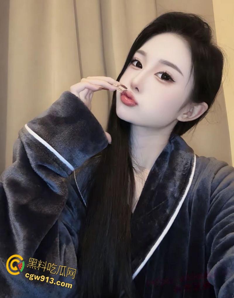 高颜值御姐【欧阳娜】，被金主包养卖逼捞金，无套爆操到高潮吐舌头，颜射一脸满脸享受！-1