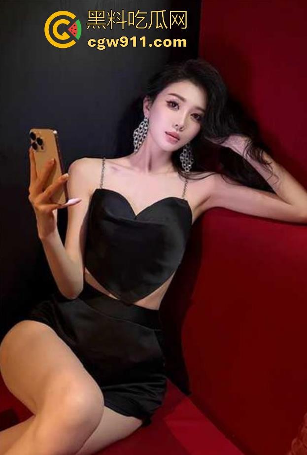 海角乱伦！把已经为人妻母的宝贝姐姐给操了，插嘴舔奶抠穴挑逗，无套爆操玩颜射，爽到不行！-2