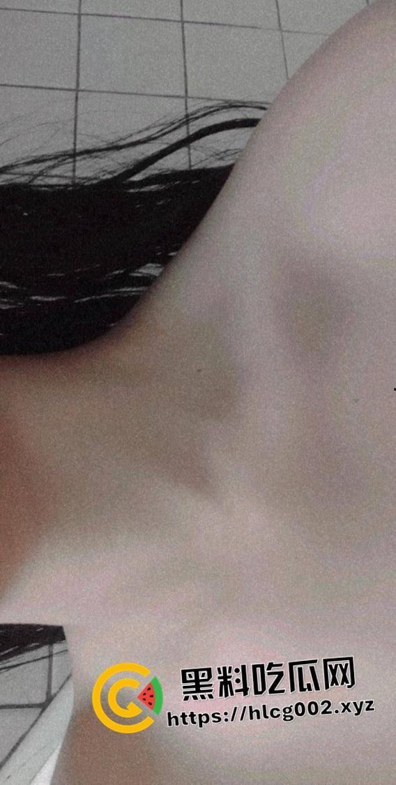 超级真实台湾高中生发春自拍 还在发育的小胸脯 巨嫩的小穴抠出小珍珠-15