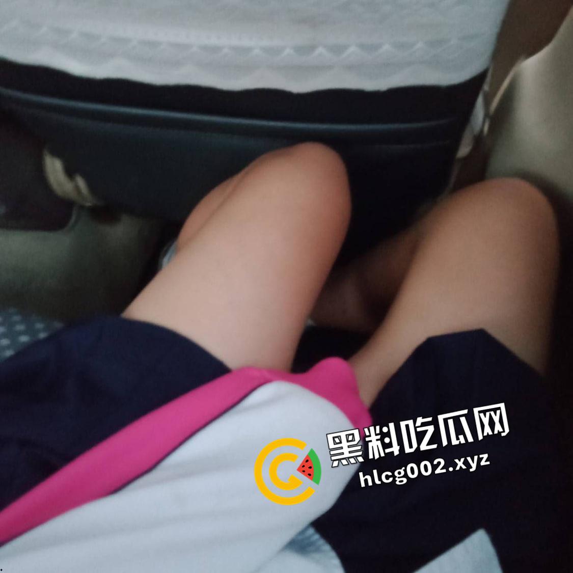 超级真实台湾高中生发春自拍 还在发育的小胸脯 巨嫩的小穴抠出小珍珠-32