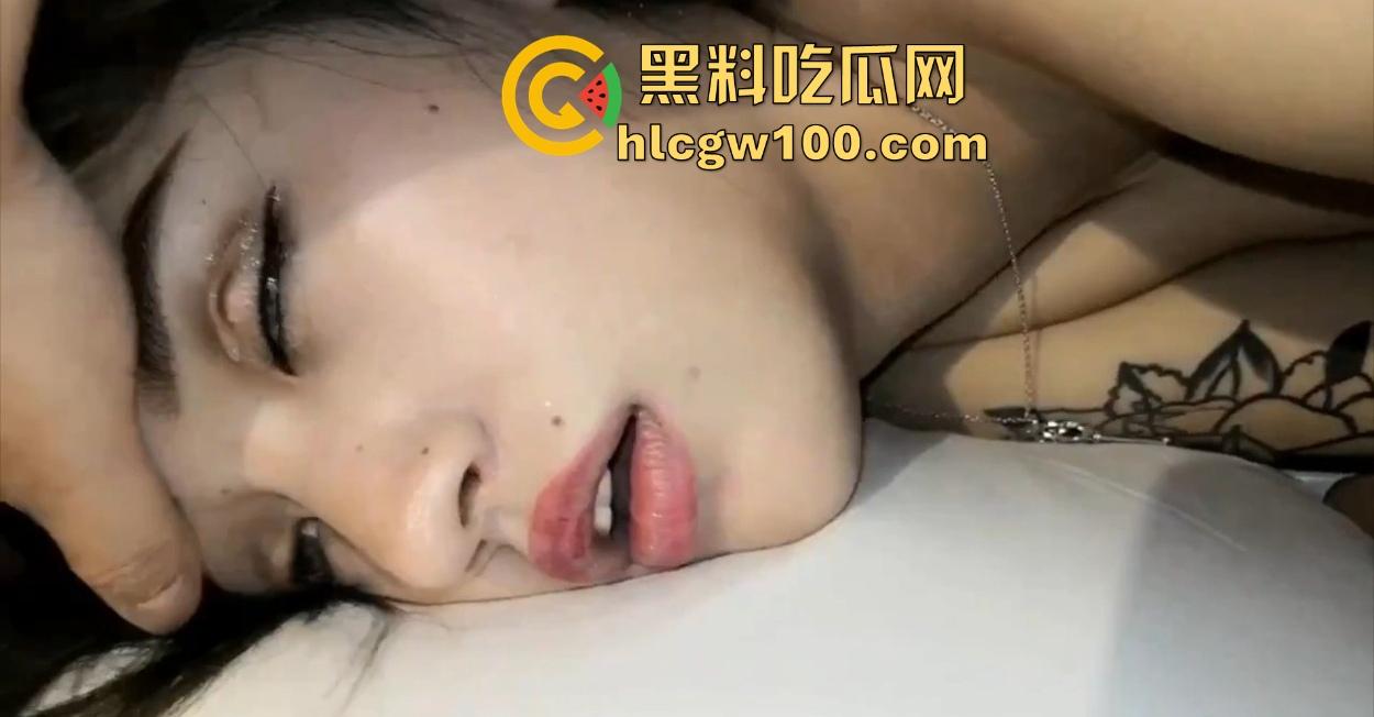 喝酒喝到脑袋开花，夜场女孩一杯酒换来一群狼，醉到瘫软被带回家迷奸使劲蹬，这晚她从人变成了公共物品！-15