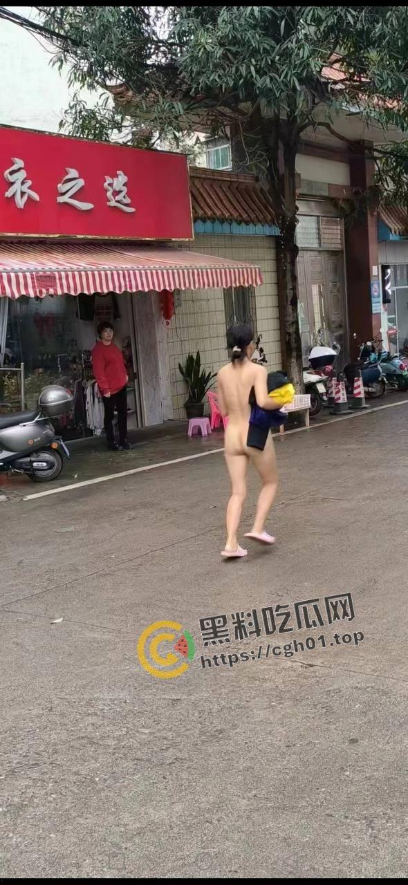 裸奔就是艺术!武汉万科女子裸奔 南宁多起裸奔 裸奔年年有 今年特别多啊-15