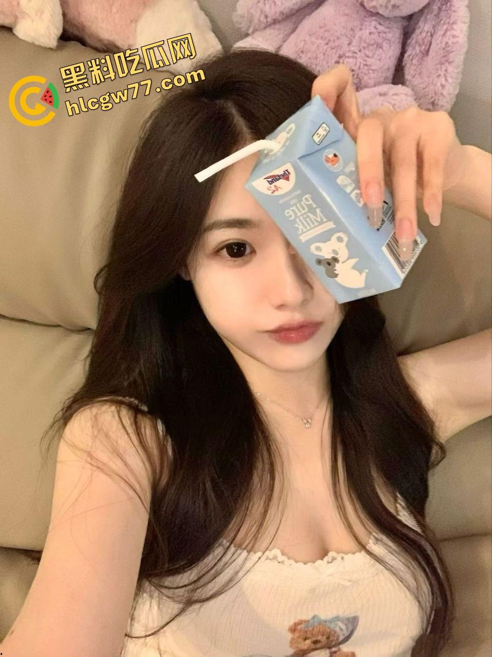 安徽金贸大学大三学妹【李娜娜】为买LV忍肛门塞茄子，菊花肿成肉沫茄子，转头装纯骗接盘侠要彩礼！-7