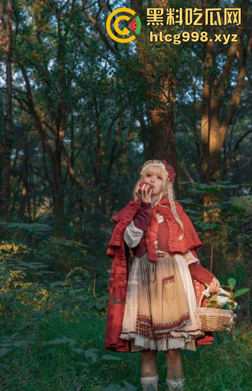 福利姬【咬一口兔娘ovo】户外小红帽捆绑写真，尺度大到离谱！大灰狼来了先吃上面还是下面？-14