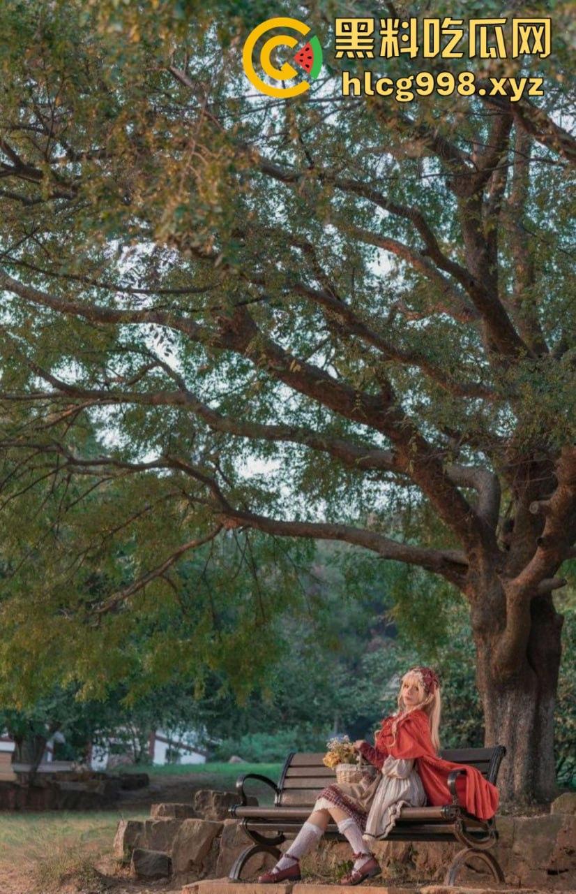 福利姬【咬一口兔娘ovo】户外小红帽捆绑写真，尺度大到离谱！大灰狼来了先吃上面还是下面？-16