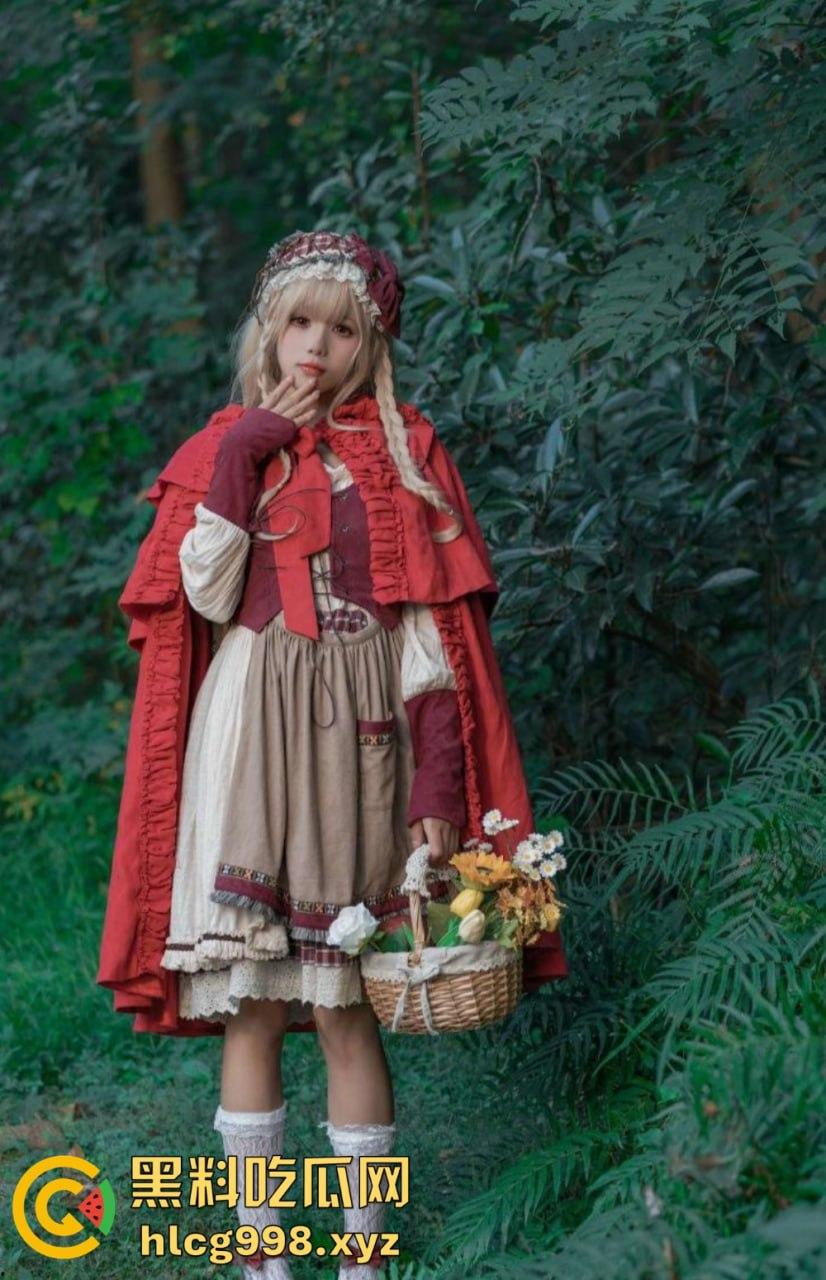 福利姬【咬一口兔娘ovo】户外小红帽捆绑写真，尺度大到离谱！大灰狼来了先吃上面还是下面？-24