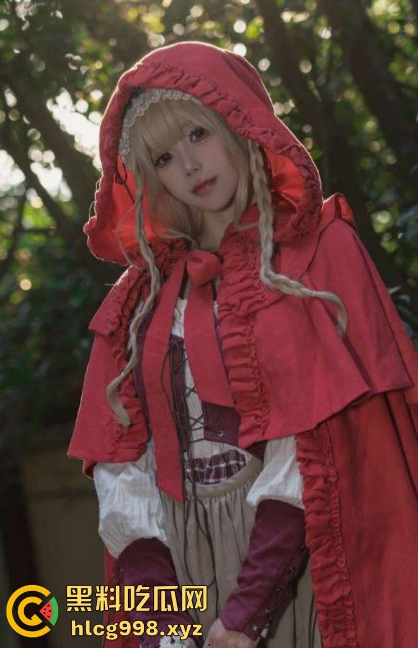 福利姬【咬一口兔娘ovo】户外小红帽捆绑写真，尺度大到离谱！大灰狼来了先吃上面还是下面？-39