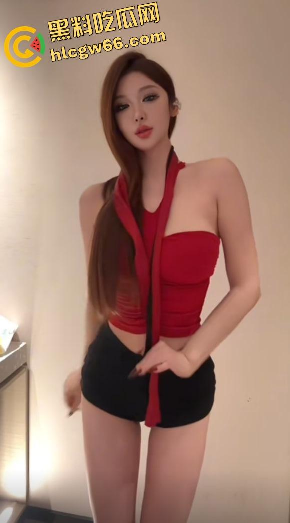 西安女DJ 『Tweety翠迪X』白天陪金主爸爸逛街、晚上爸爸开黑桃A、深夜还直播绝活倒立自慰!-9