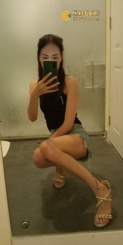 35岁骚浪顶级小野模变身金主专属母狗，穷人女神富人精盆，票子与肉体双丰收的堕落之路！-15