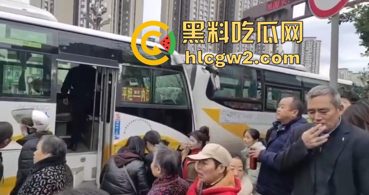 四川内江公交惨剧震惊全城!司机突发疾病酿悲剧,谁来为1死4伤的血泪买单?-13